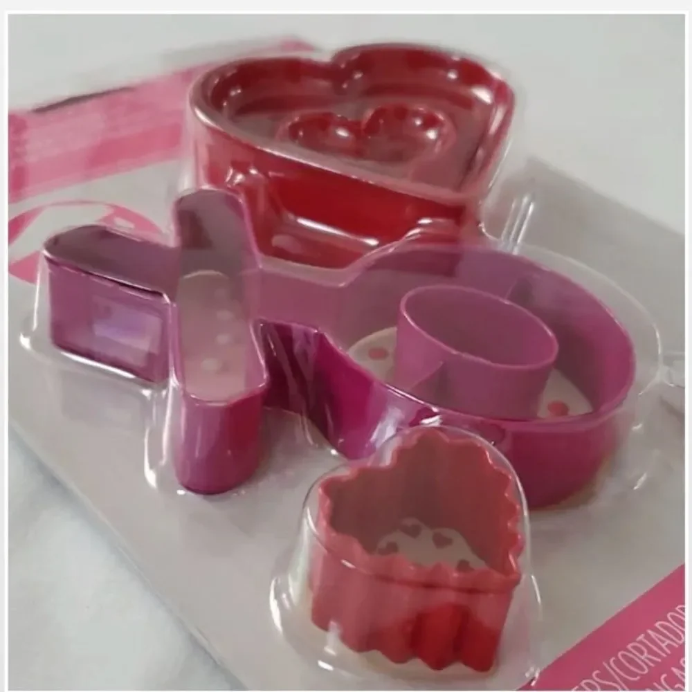 New Cookie Decorating Hearts & XO 12 Piece Kit
